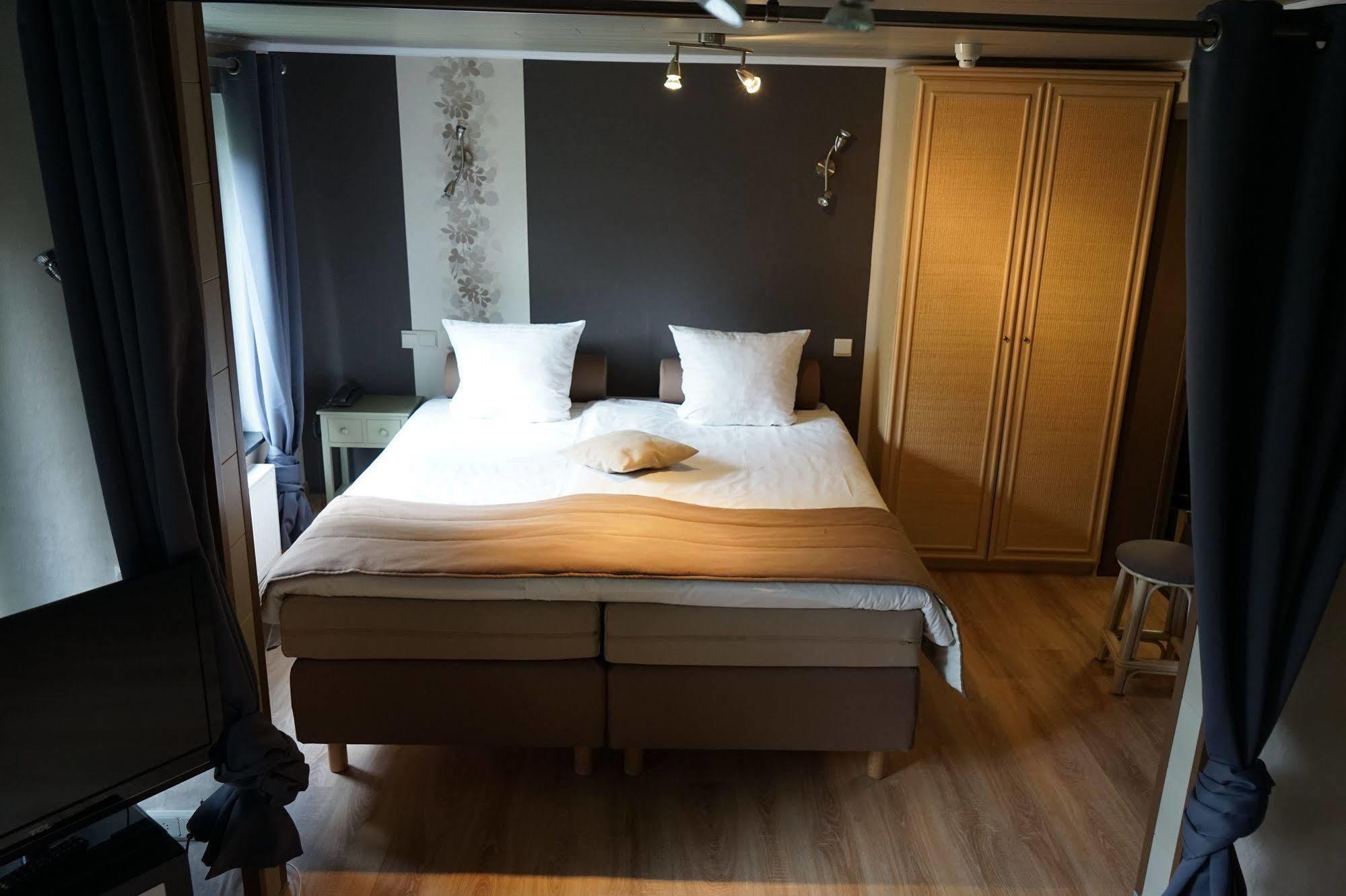 Hotel Les 5 Ourthes 胡法利兹 外观 照片